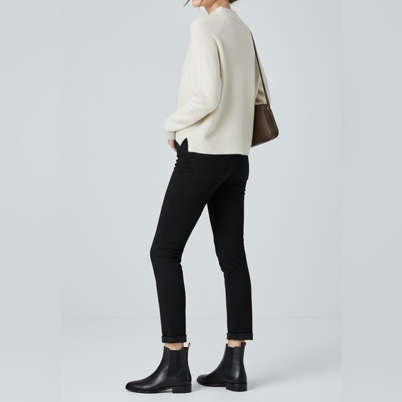 Vince Pants - VINCE. Mason" Relaxed Rolled Jeans in a classic black | Size 29
